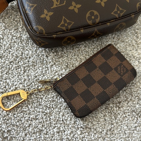 ❤️🤎sold❤️🤎Louis Vuitton Brown and Gold Wallet - Picture 1 of 12